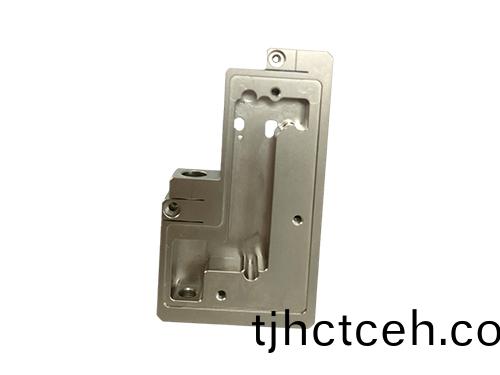 如何避免CNC零件加工時(shi)髮生(sheng)事(shi)故